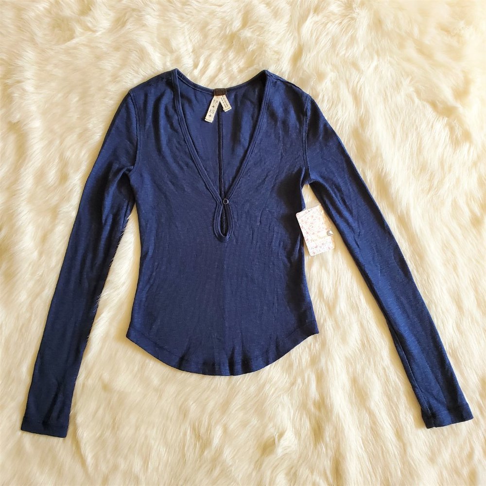 Free People Tate Keyhole Blue Layering Top XS NWT - Picture 11 of 16
